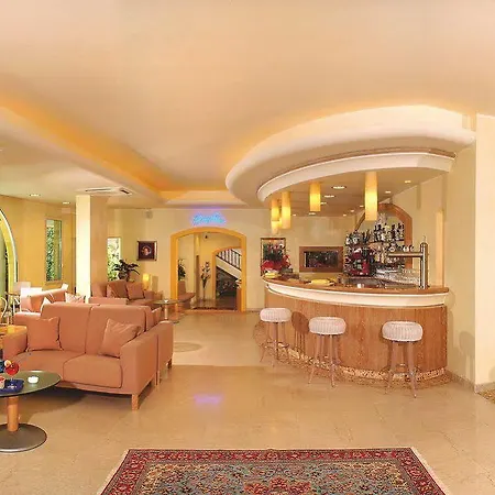 Vanni Hotel 3*