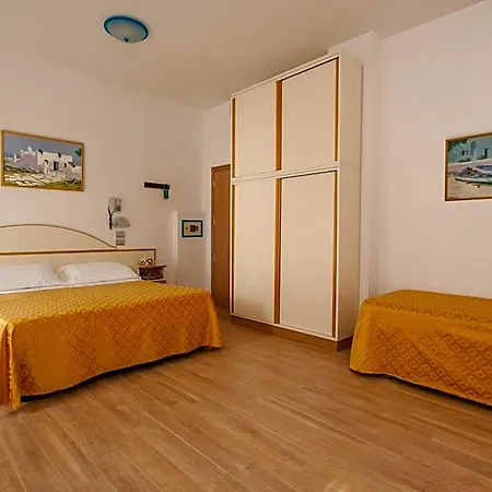 Vanni מלון מיסאנו אדריאטיקו